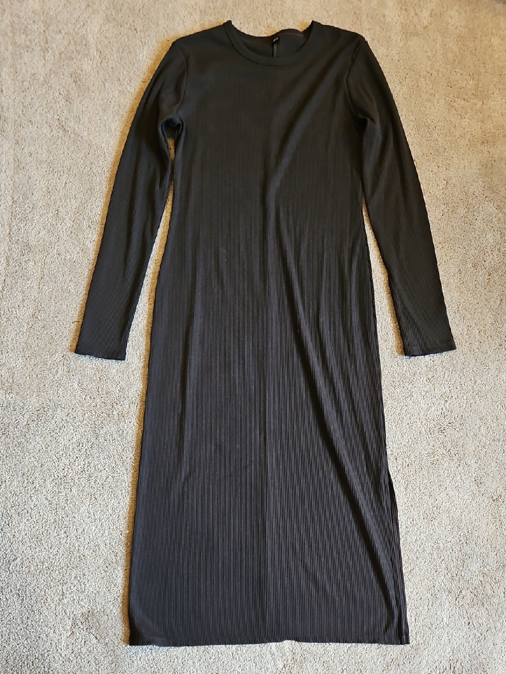 Uniqlo Dark Gray Ribbed Long-Sleeve Midi Dress